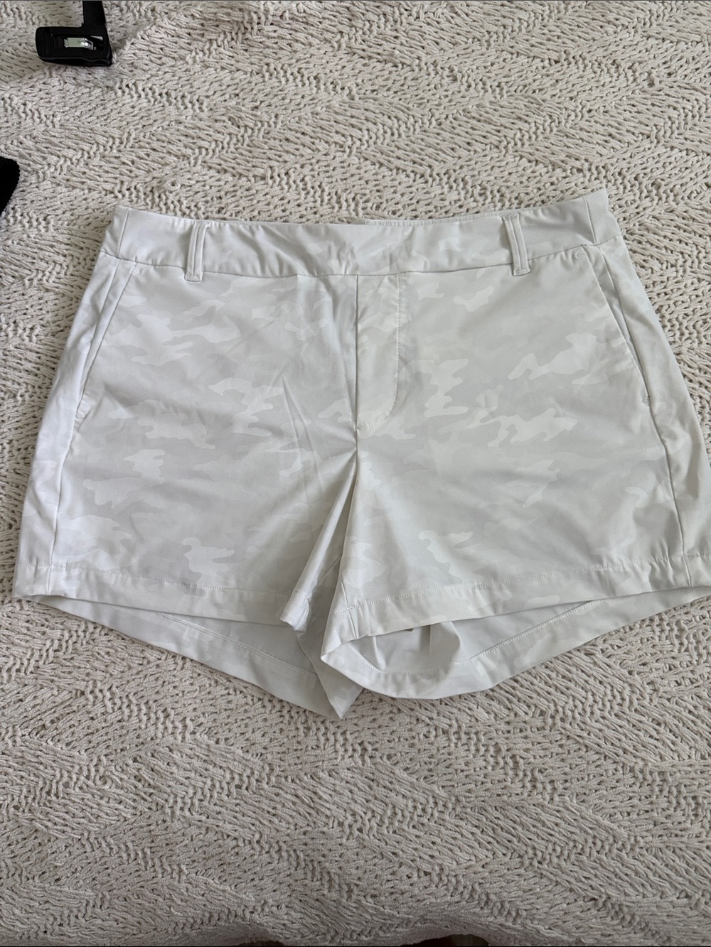 Spanx Light Gray Camo Women's Shorts size L like new